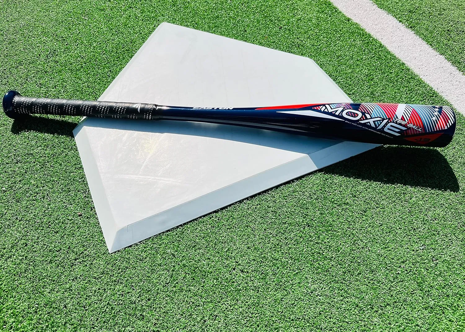 Easton | Moxie T-Ball Bat | USA | -13 Drop | 2 1/4" Barrel | 1 Pc. Aluminum | Multiple Styles